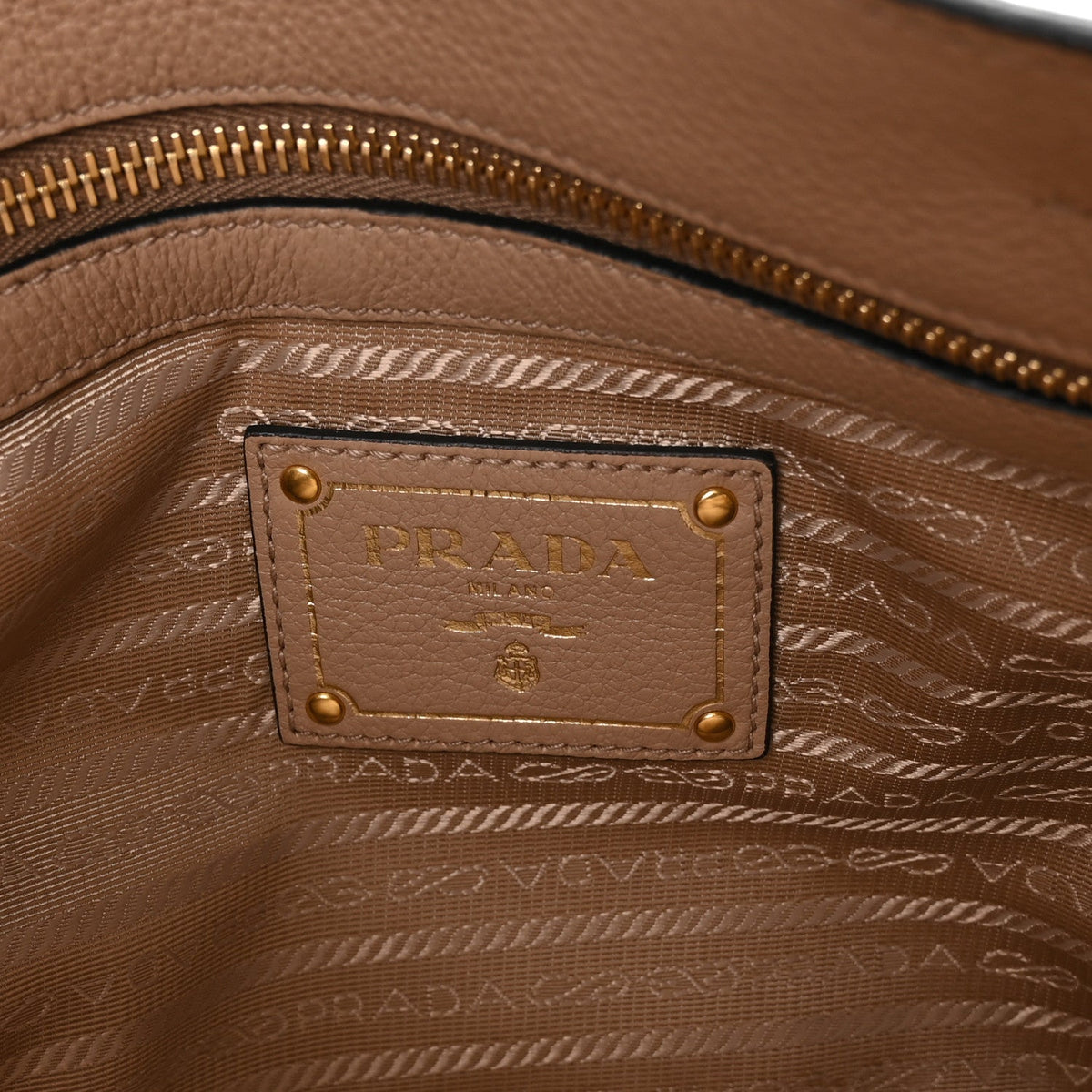 Vitello Phenix Tote Cammeo