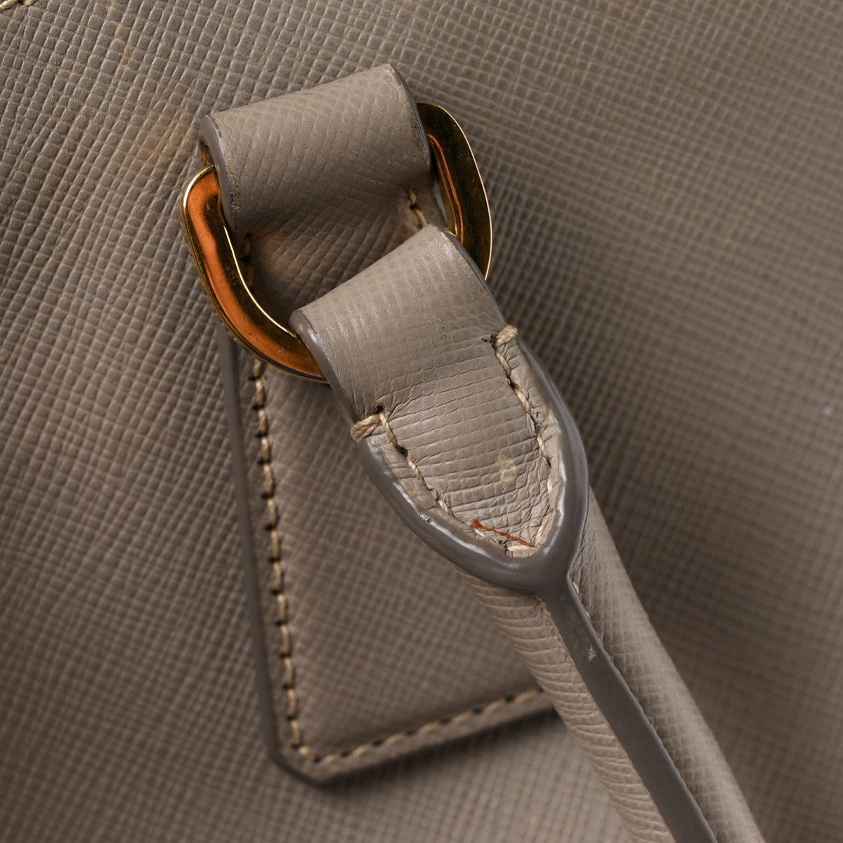 Saffiano Lux Medium Tote Argilla