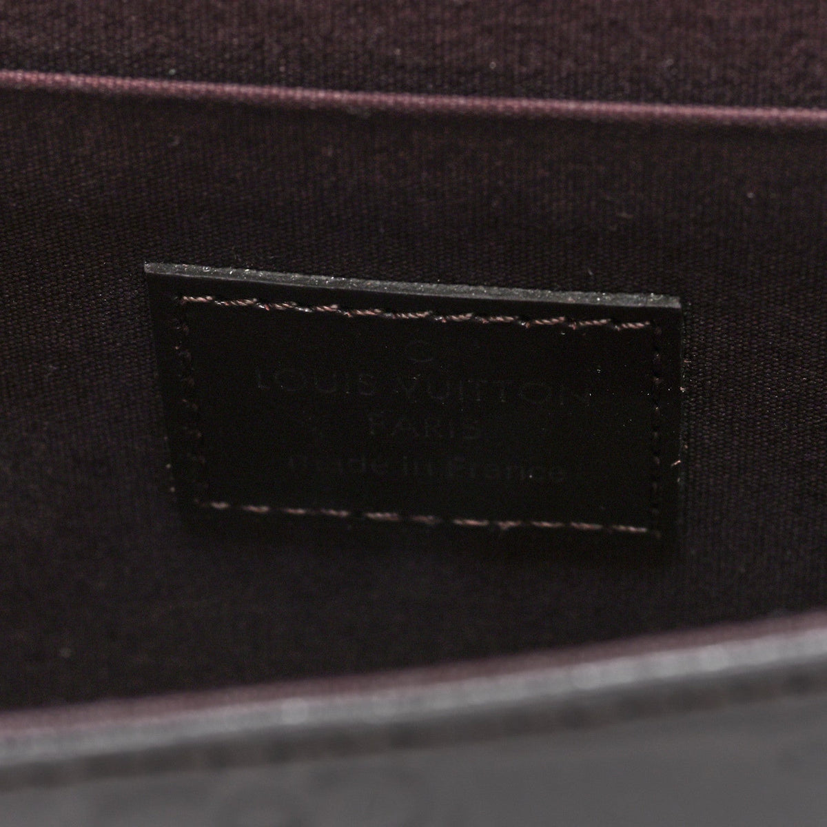 Vernis Pochette Felicie Chain Wallet Amarante