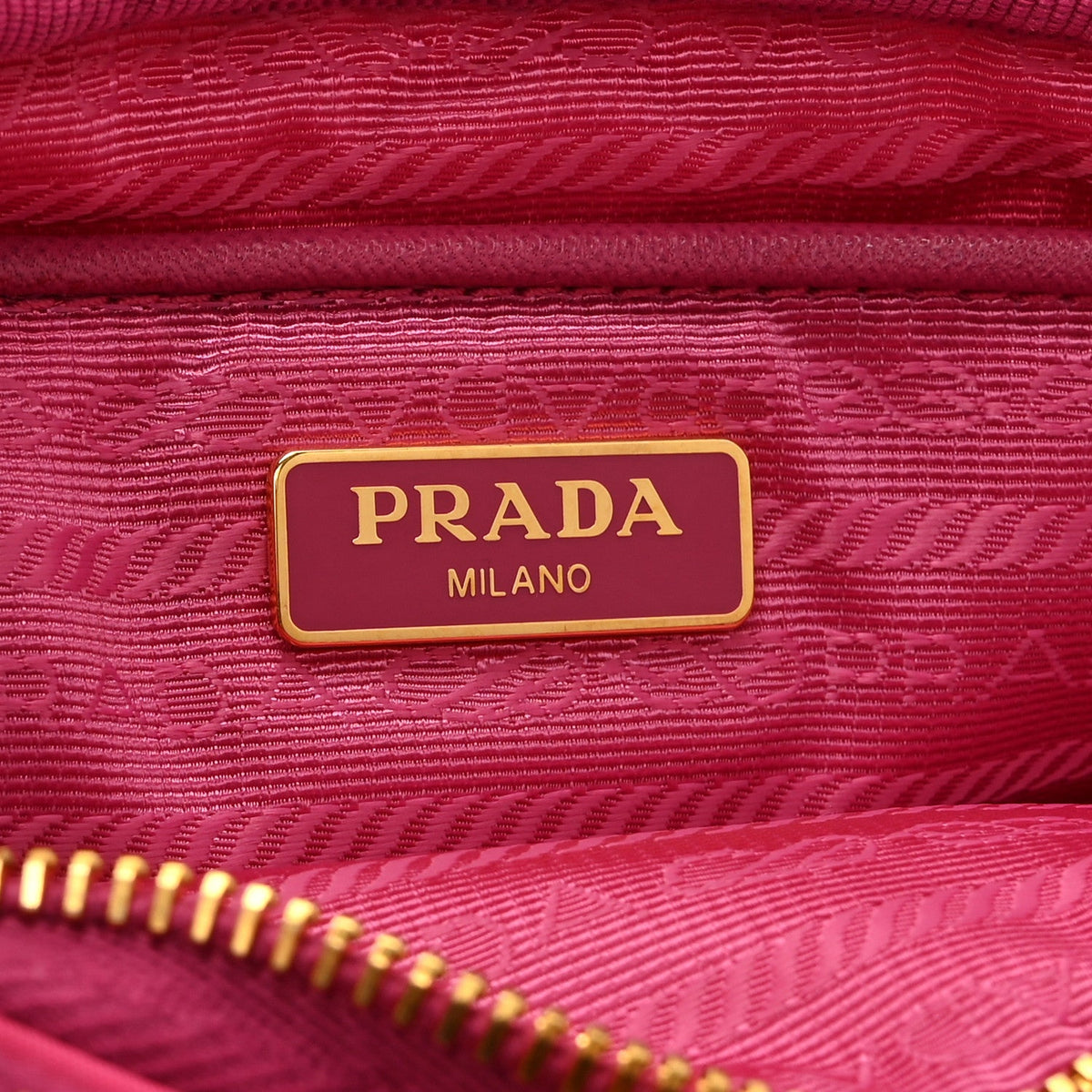 Tessuto Nylon Saffiano Mini Camera Crossbody Fuxia