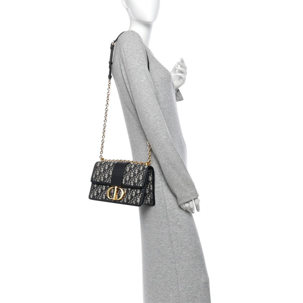 Oblique 30 Montaigne Chain Flap Bag Blue
