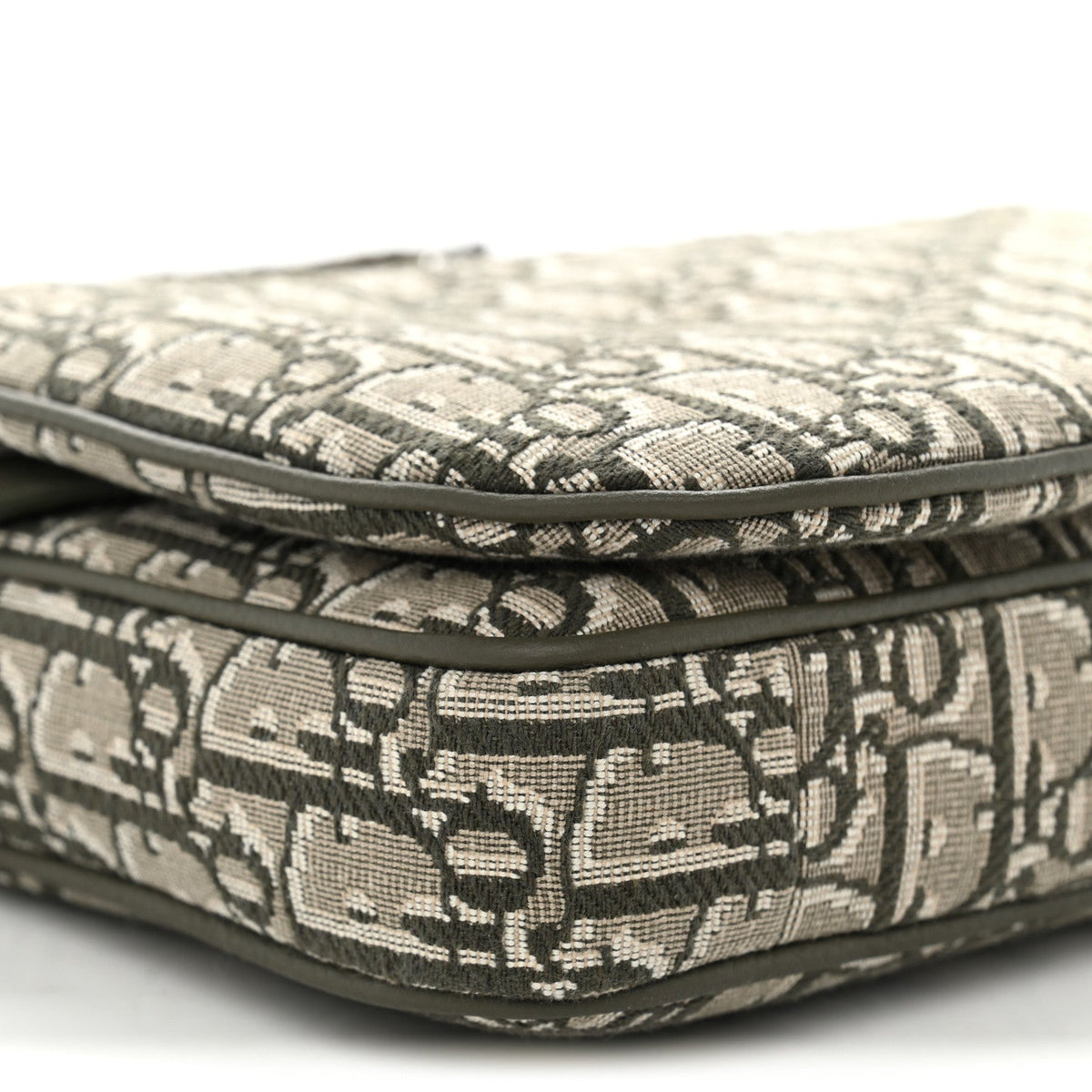 Oblique Saddle Triple Pouch Green
