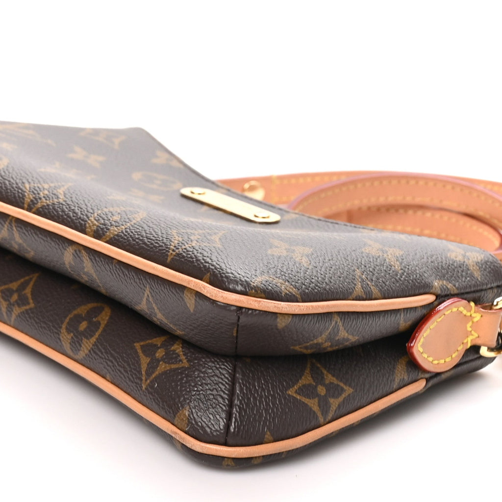 Monogram Liv Pochette