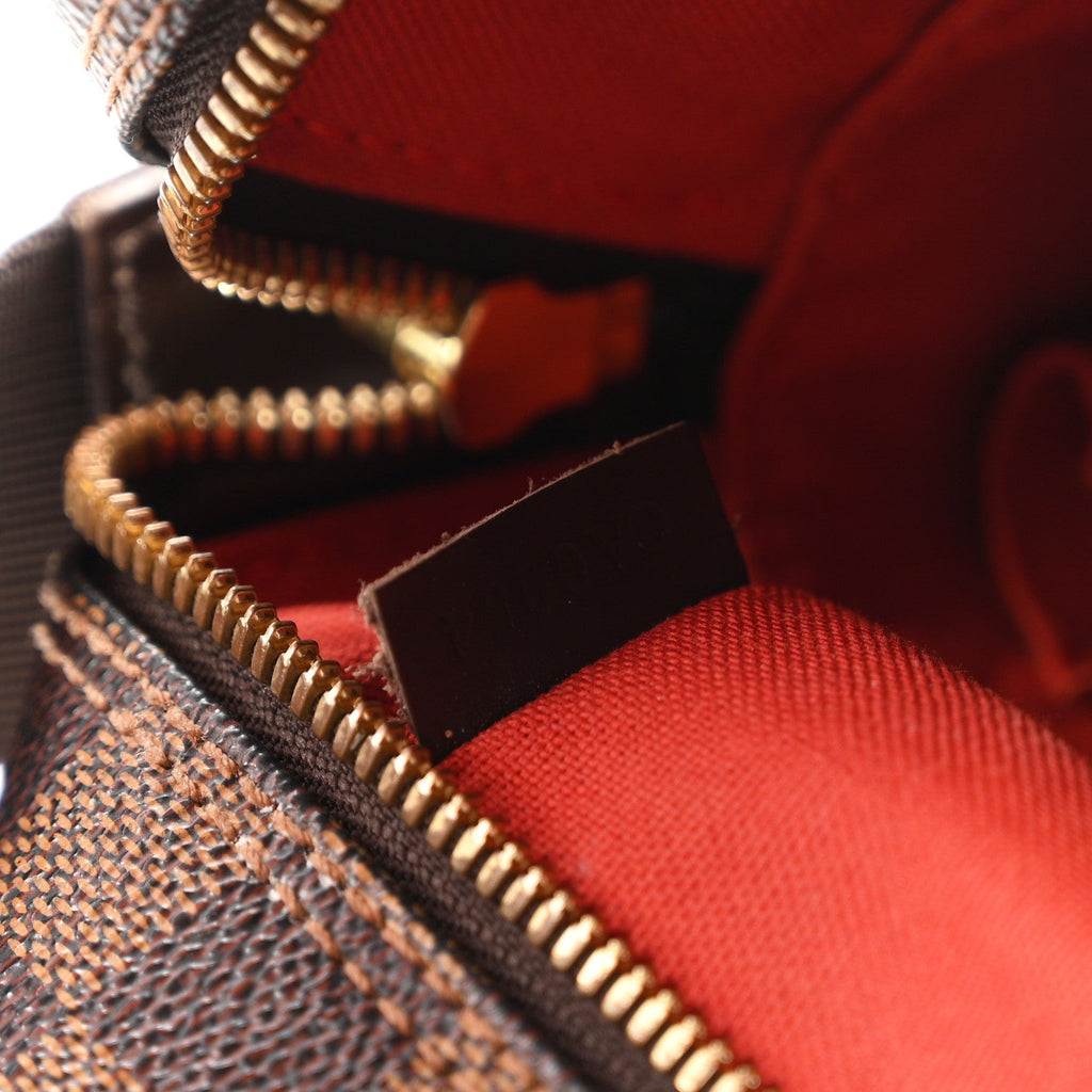 Damier Ebene Olav MM Messenger Bag