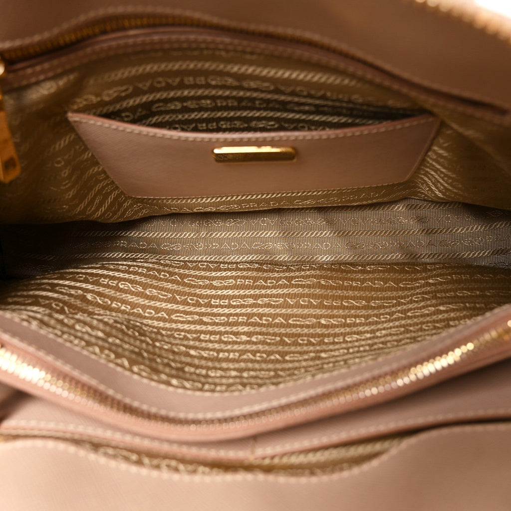 Saffiano Lux Large Promenade Tote Cammeo