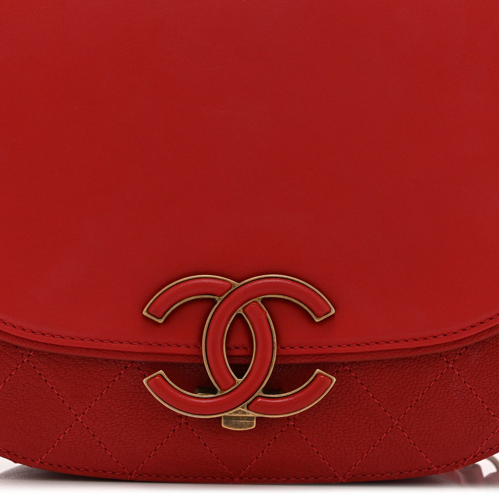 Shiny Calfskin Goatskin Quilted Small Coco Curve Messenger Flap Red
