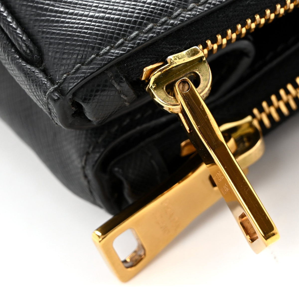 Saffiano Lux Large Galleria Double Zip Tote Black