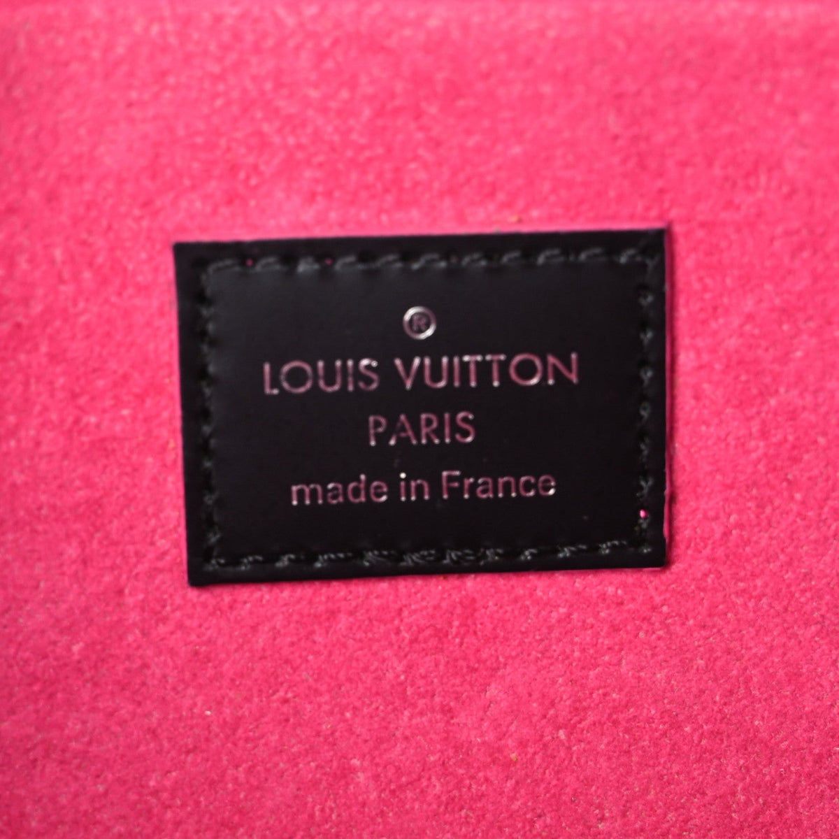 Epi Pochette Felicie Black Hot Pink