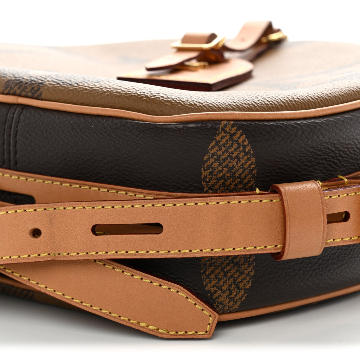 Reverse Monogram Giant Boite Chapeau Souple
