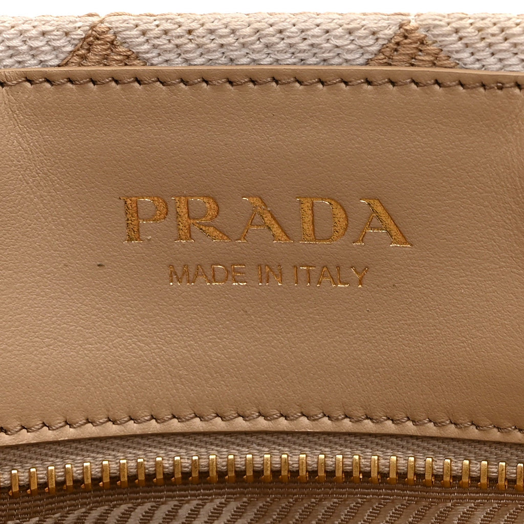 Jacquard Saffiano Triangolo Symbole Embroidered Small Tote Corda Talco