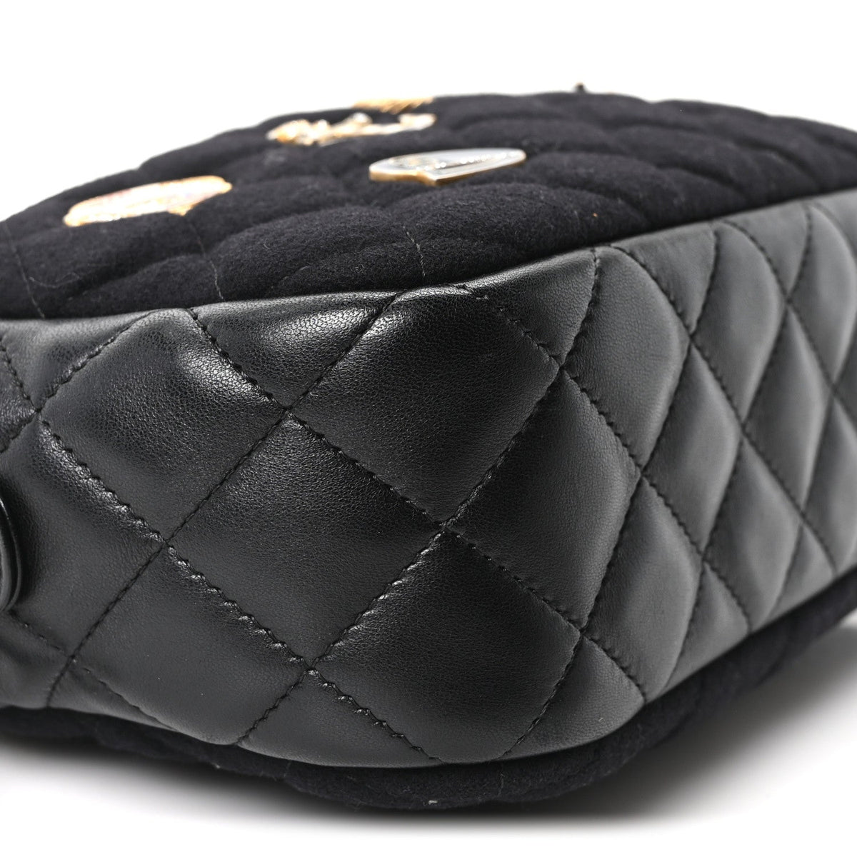 Felt Quilted Paris-Hamburg Charms Camera Case Black