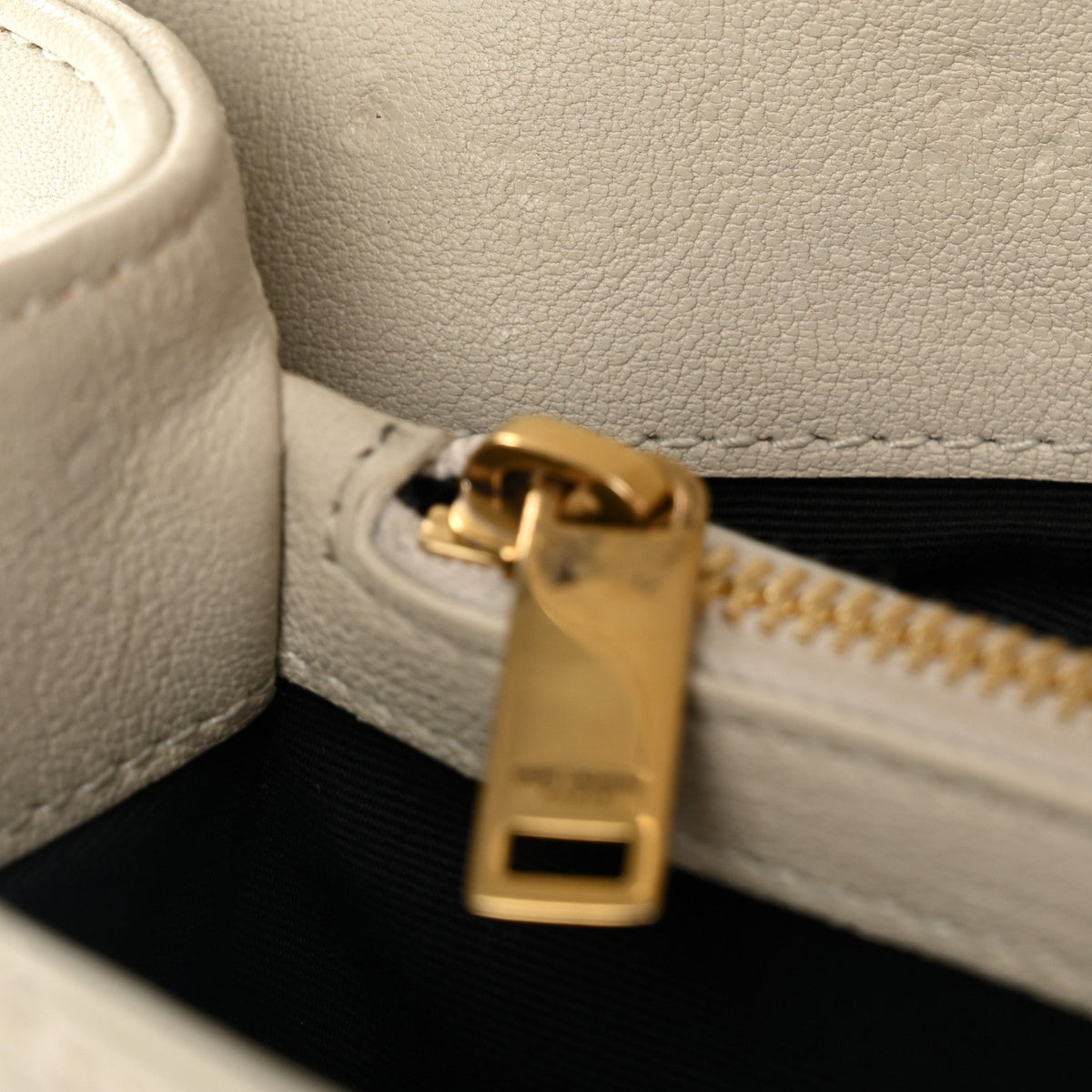 Sheepskin Matelasse Chevron Monogram Medium College Bag Crema Soft