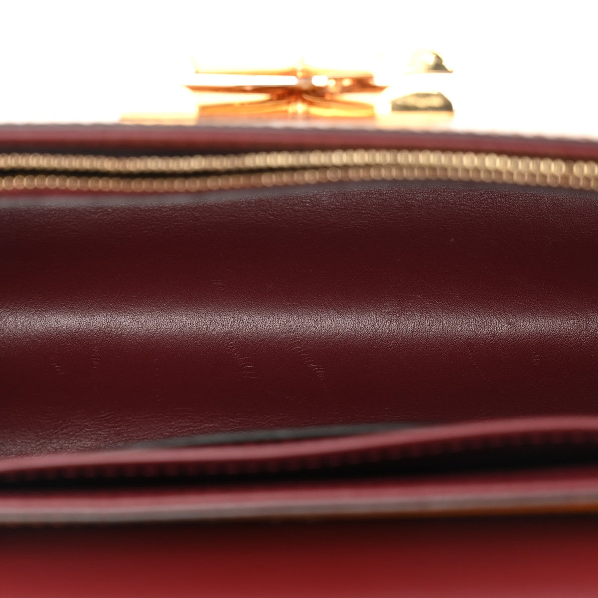 Epi Twist Shoulder Bag MM Gold Cipango