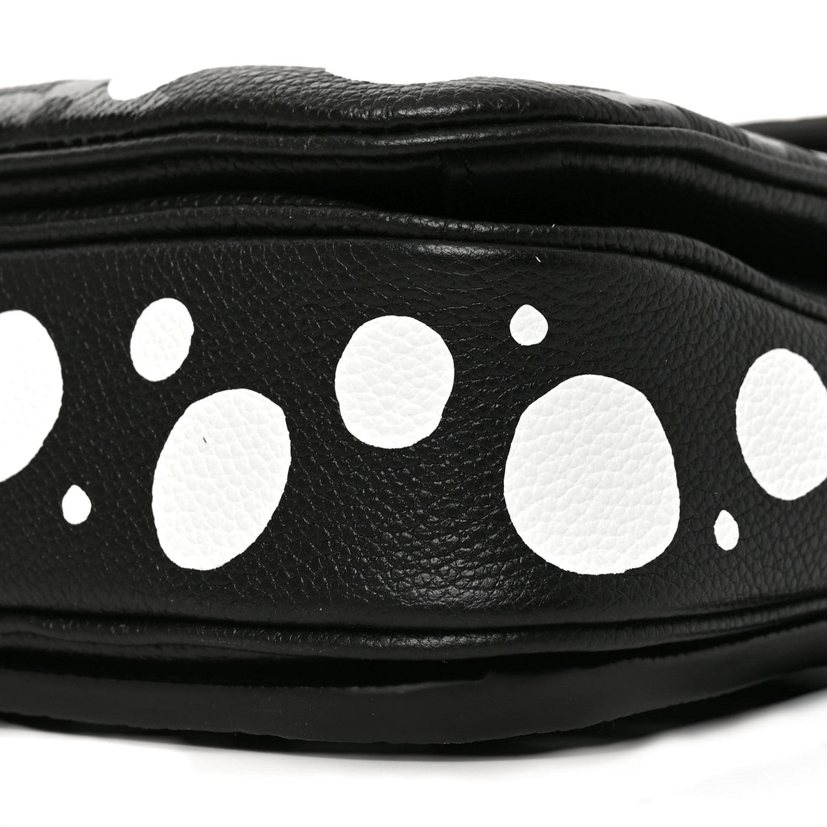 LV x YK Empreinte Monogram Giant Pochette Metis Black