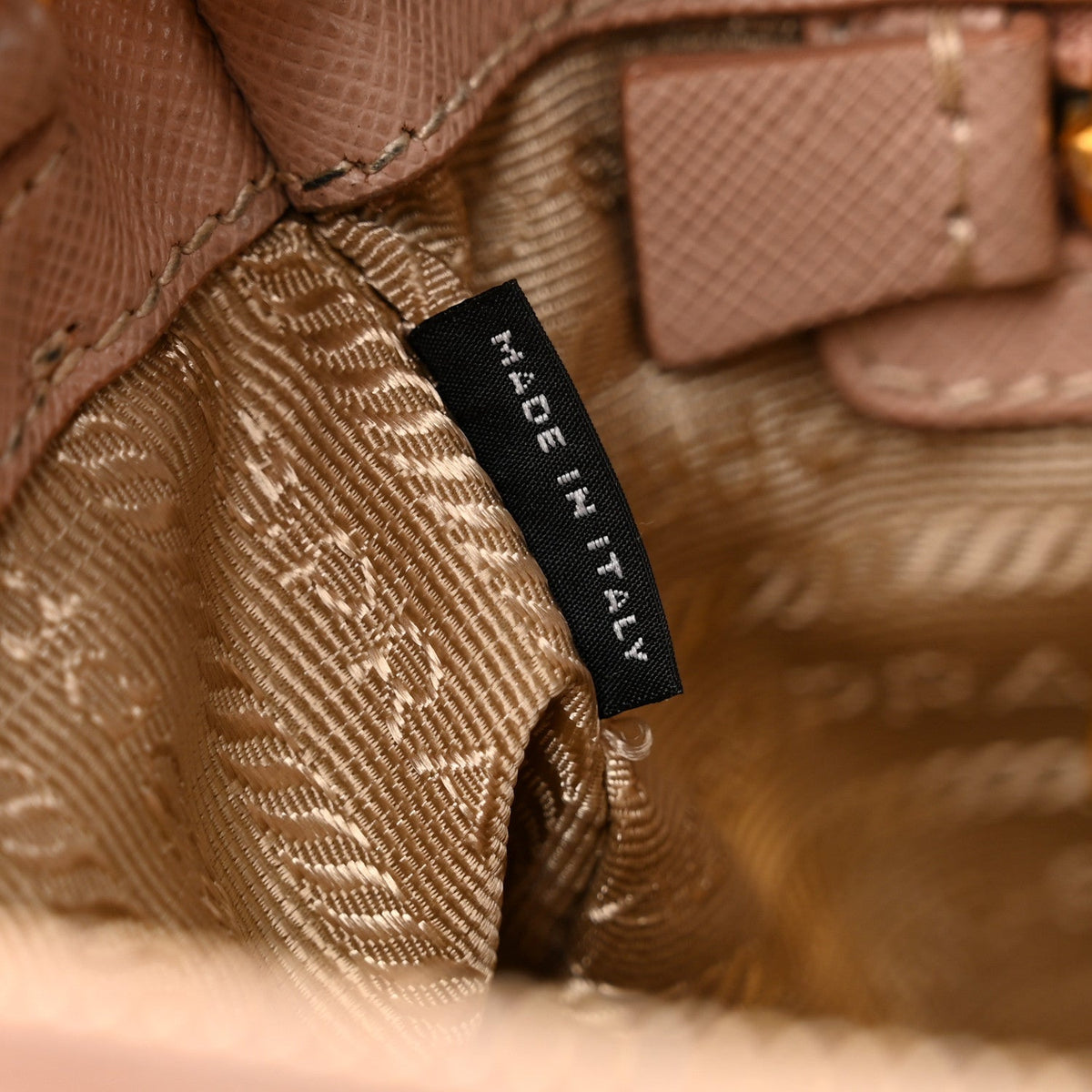 Saffiano Small Galleria Double Zip Tote Cammeo