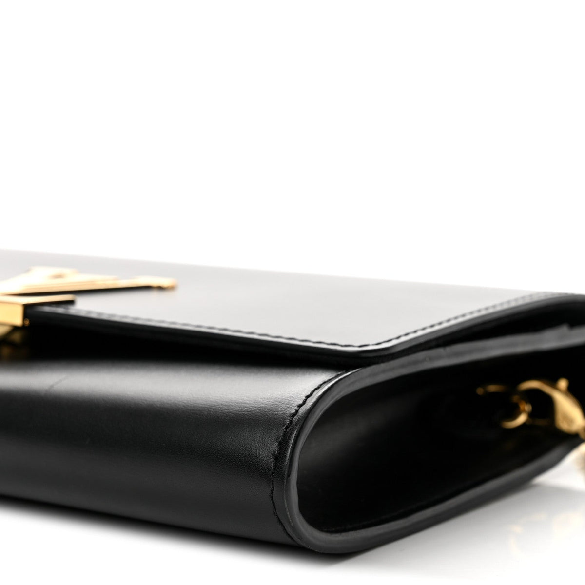 Calfskin Chain Louise GM Black