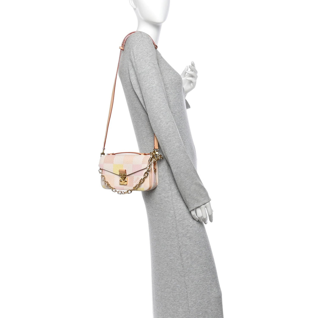Damier Giant Pochette Metis East West Peach