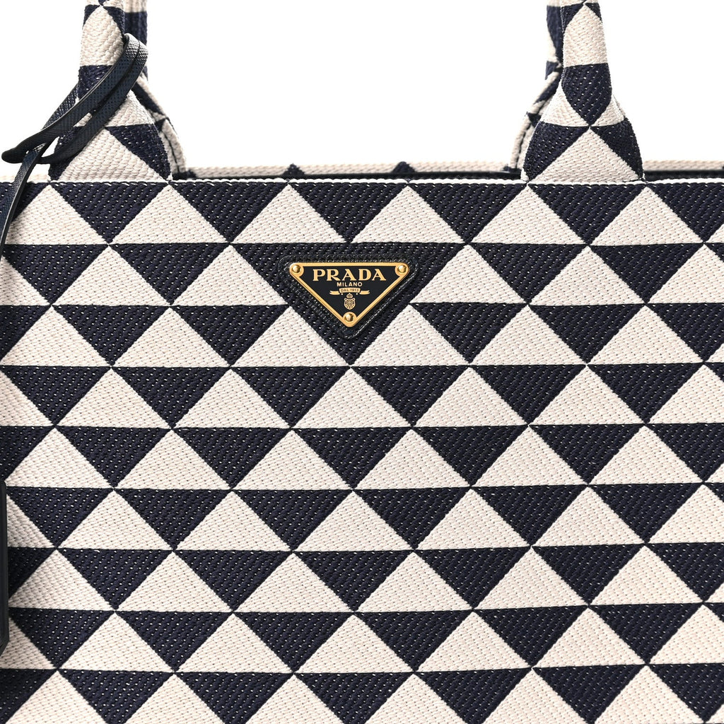 Jacquard Saffiano Triangolo Symbole Embroidered Large Tote Baltico Talco