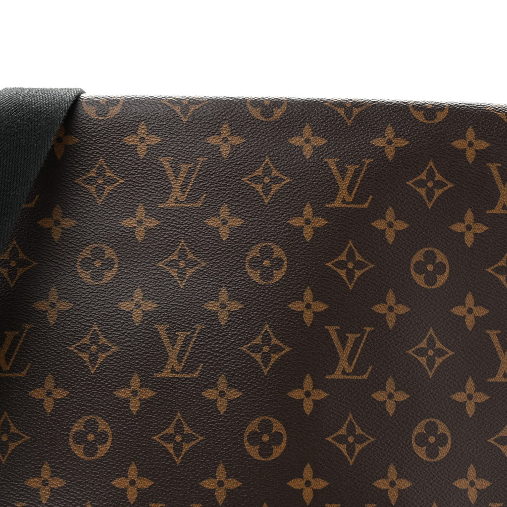 Monogram Macassar District MM