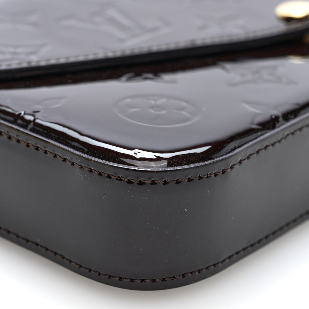 Vernis Pochette Felicie Chain Wallet Amarante