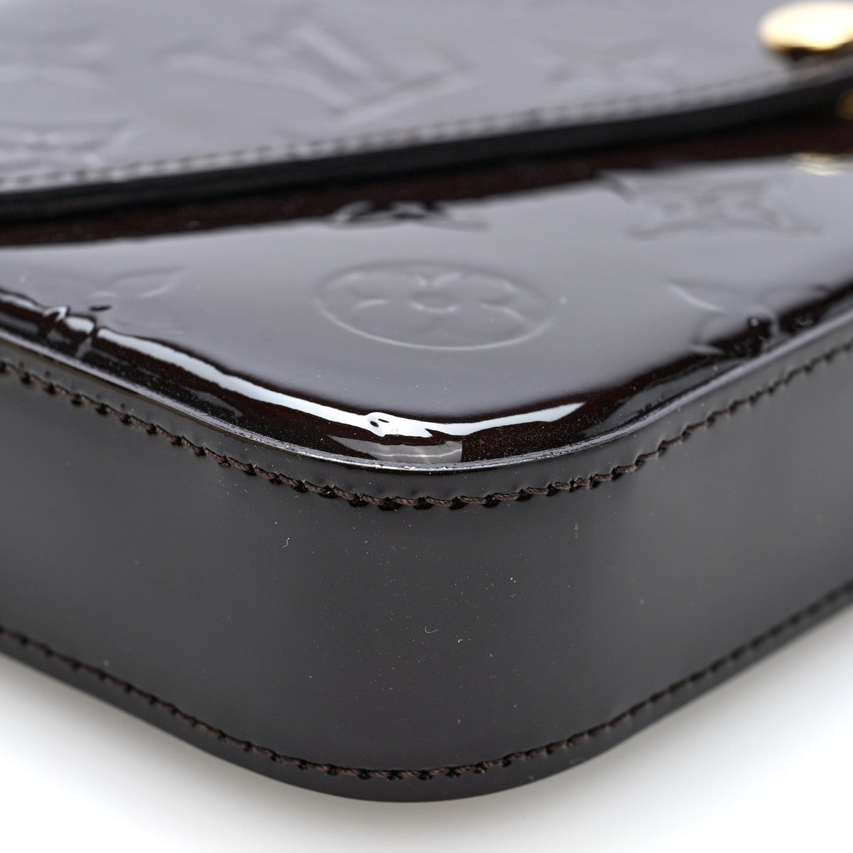 Vernis Pochette Felicie Chain Wallet Amarante