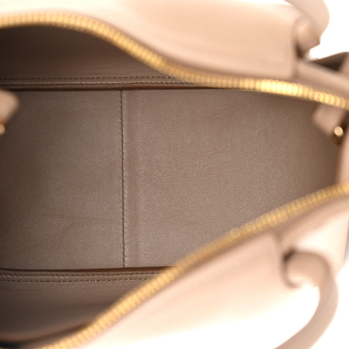 Vitello Daino Soft Small Zippered Top Handle Bag Cammeo