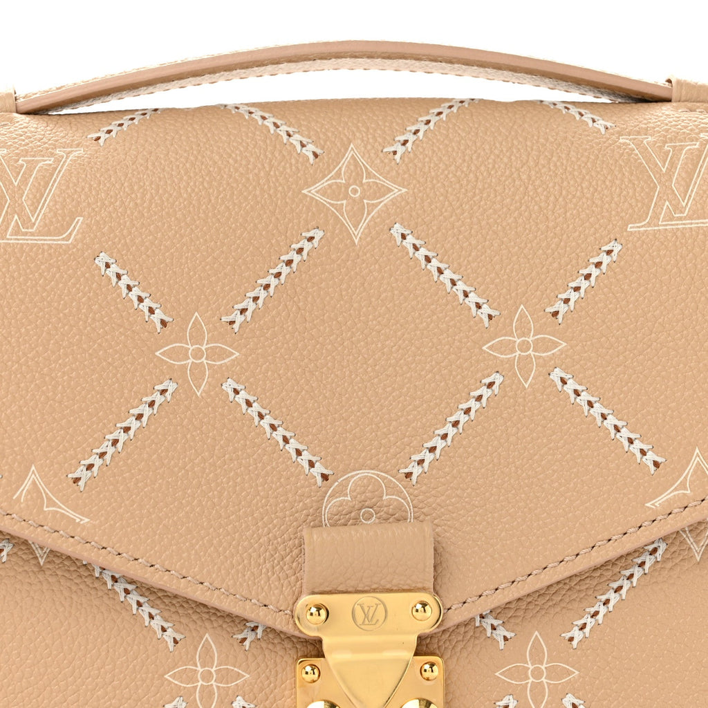 Empreinte Couture Pochette Metis MM Hazelnut