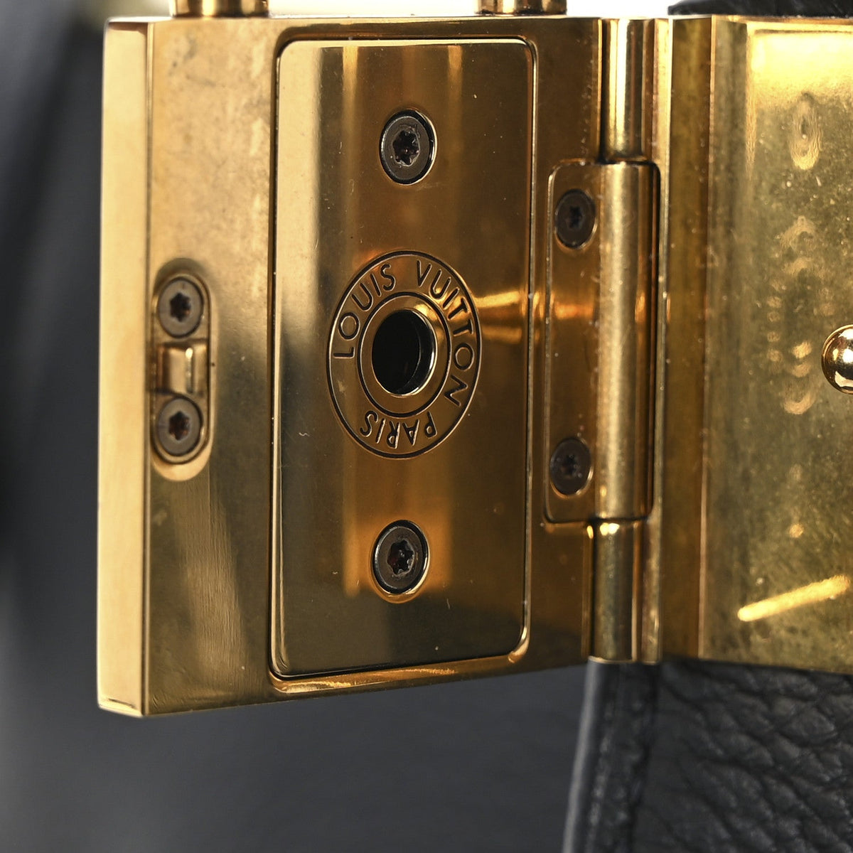 Smooth Calfskin Low Key Bumbag Black