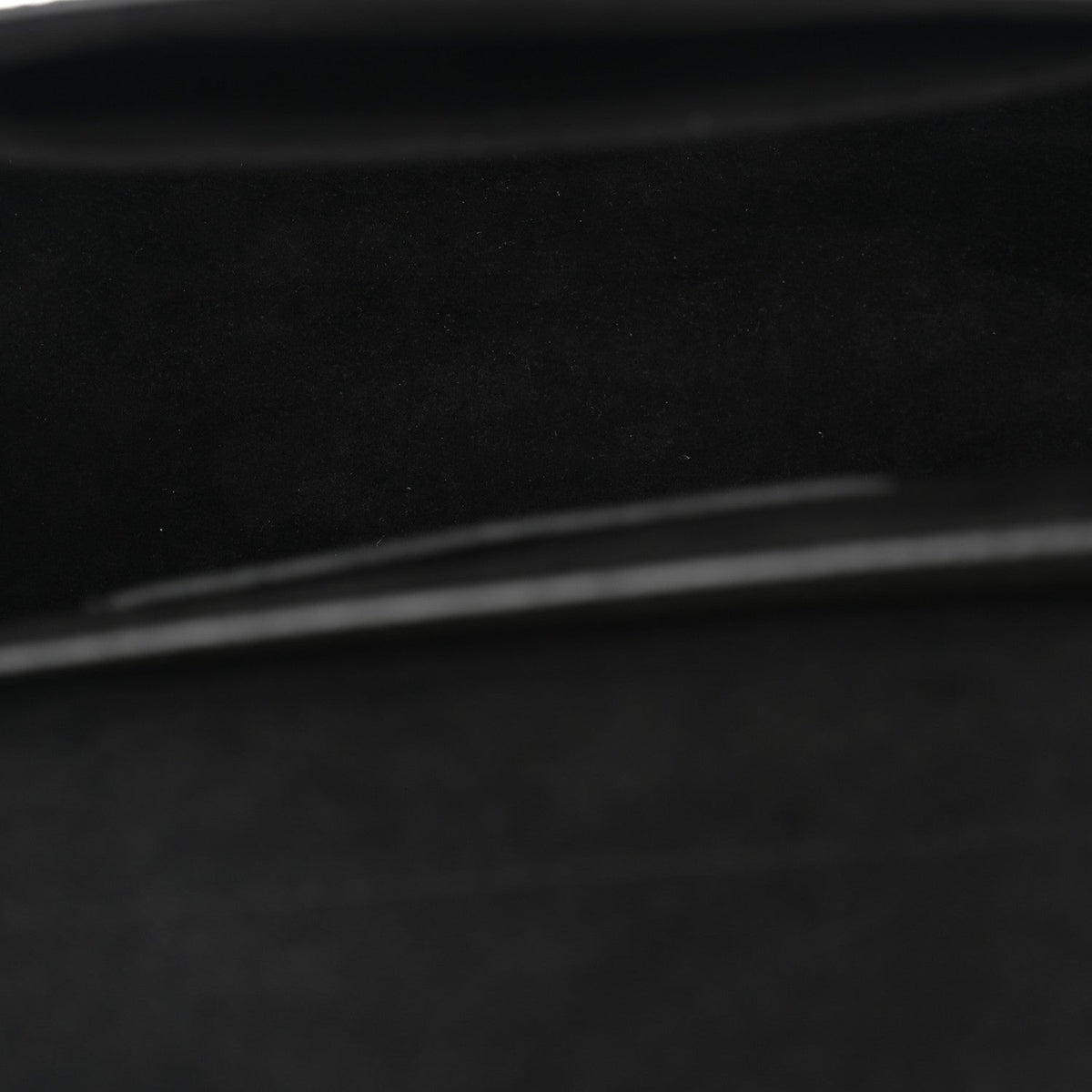 Epi Twist Shoulder Bag MM Platine