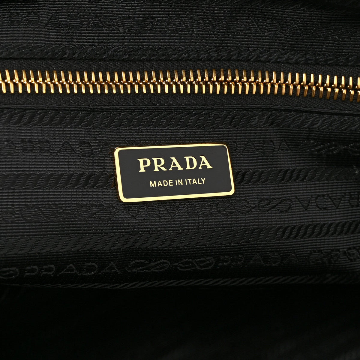 Re-Nylon Impunturato Saffiano Triangle Stitched Re-Edition 1995 Chaine Large Shoulder Bag Black
