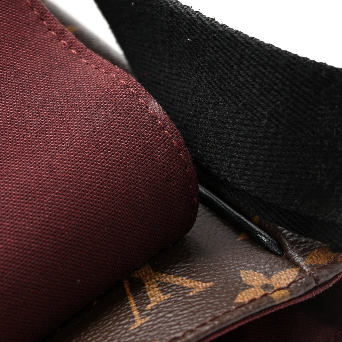 Monogram Macassar District MM
