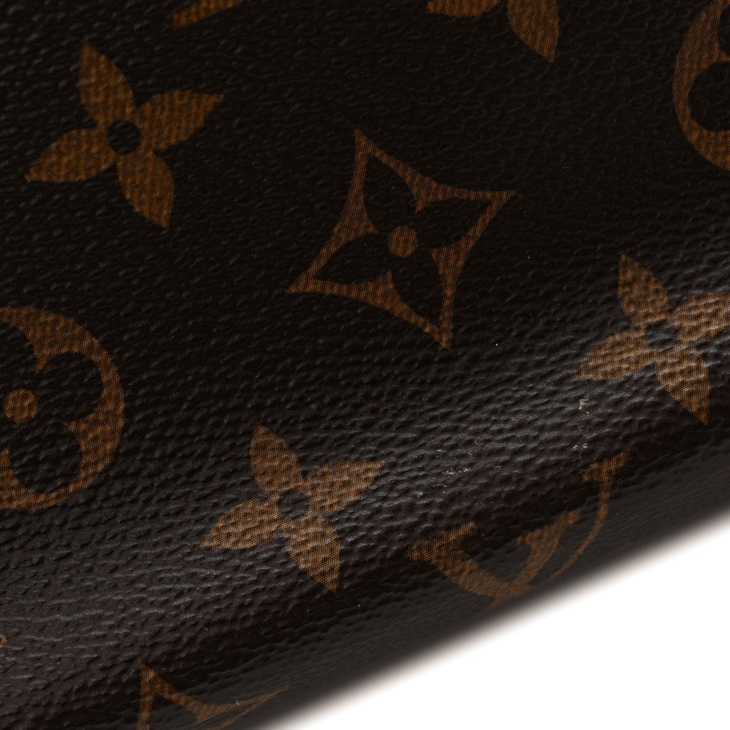 Monogram Macassar District MM