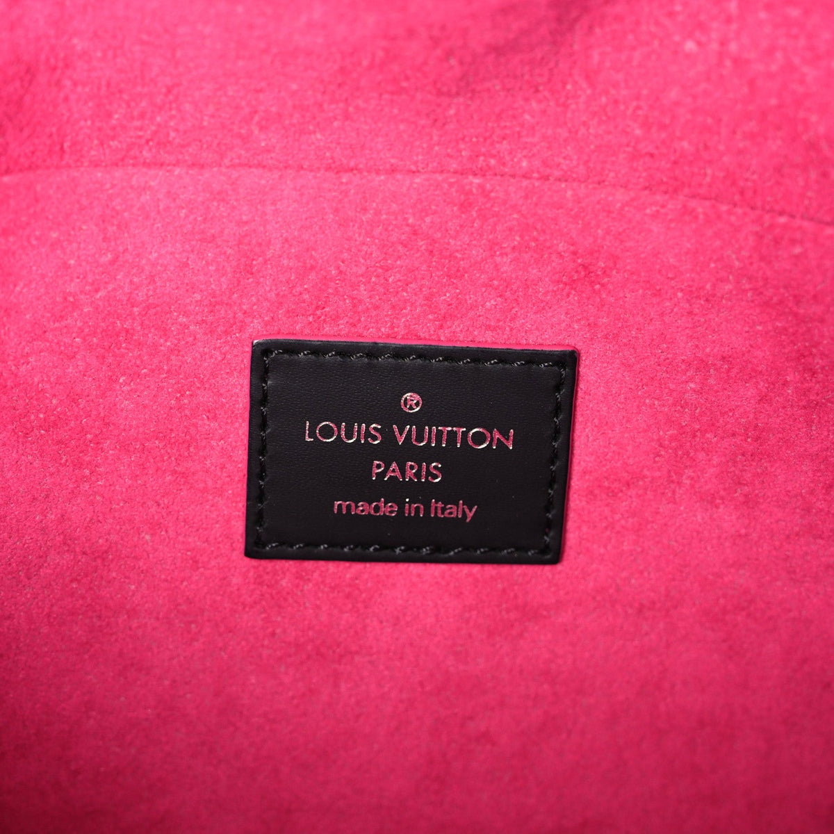 Epi Pochette Felicie Black Hot Pink