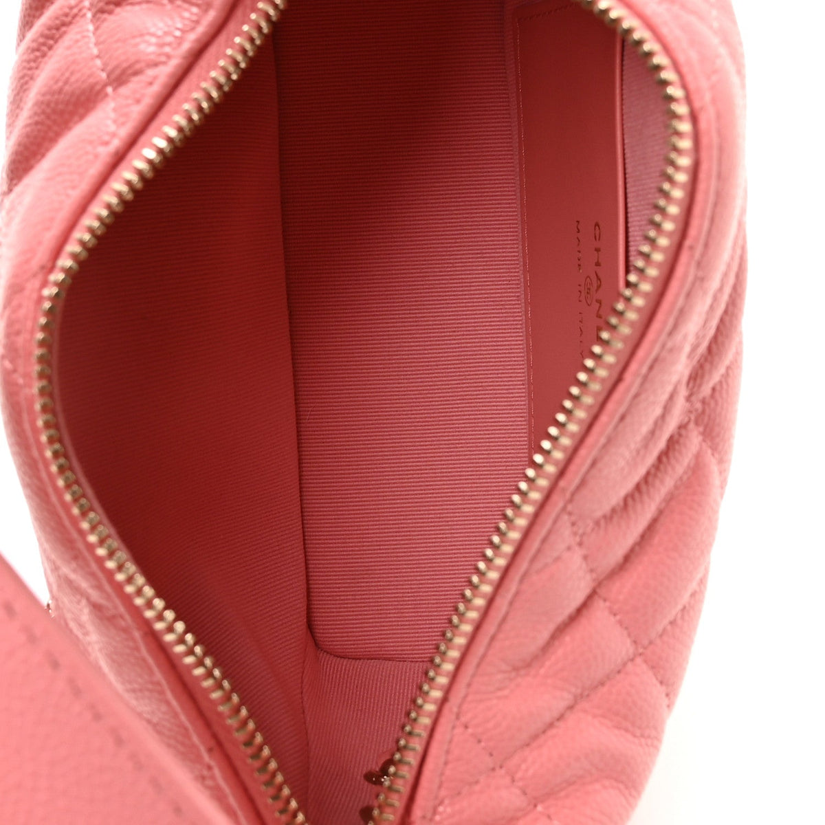 Caviar Quilted Hobo Clutch With Chain Pink
