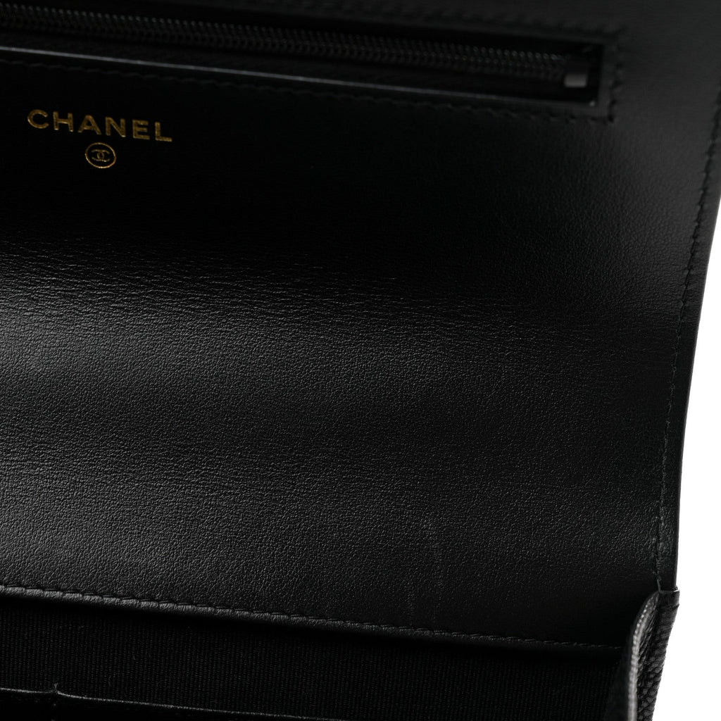 Shiny Caviar Quilted Pick Me Up Wallet On Chain WOC Black