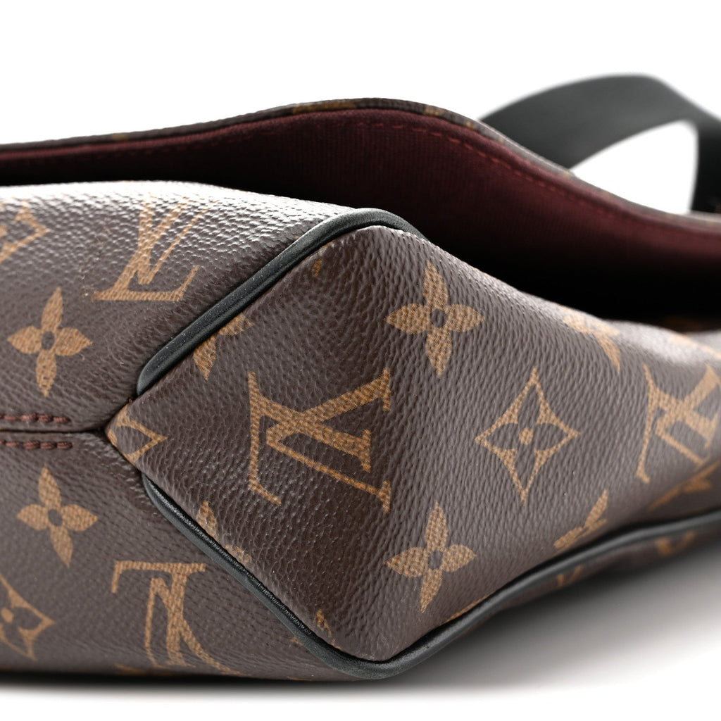 Monogram Macassar District MM