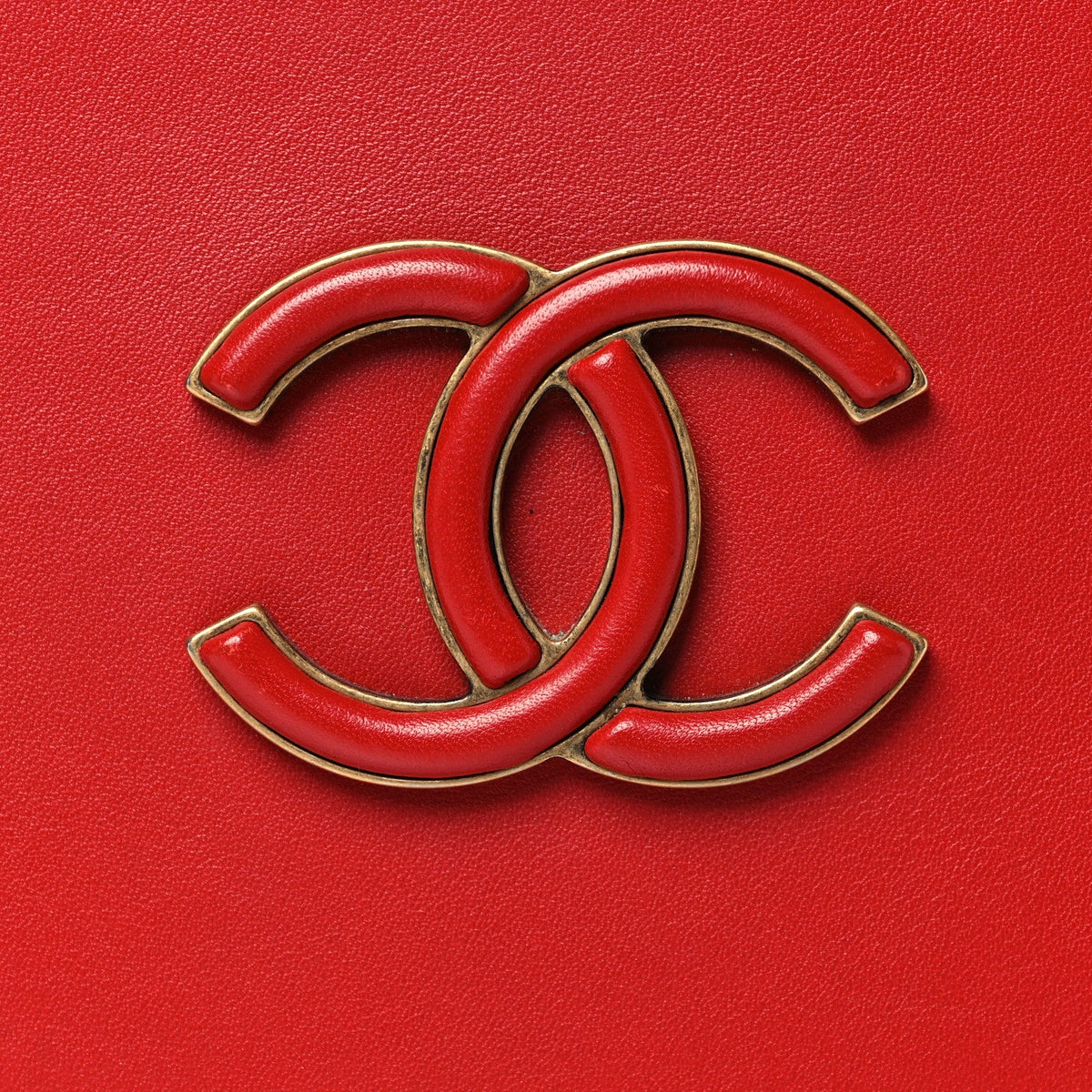 Shiny Calfskin Goatskin Quilted Small Coco Curve Vanity Red