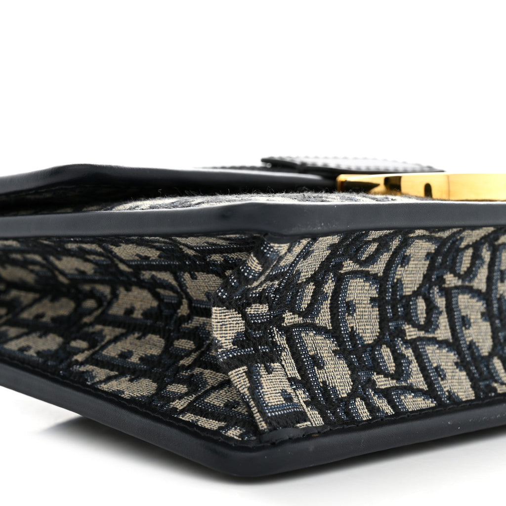 Oblique 30 Montaigne Chain Flap Bag Blue