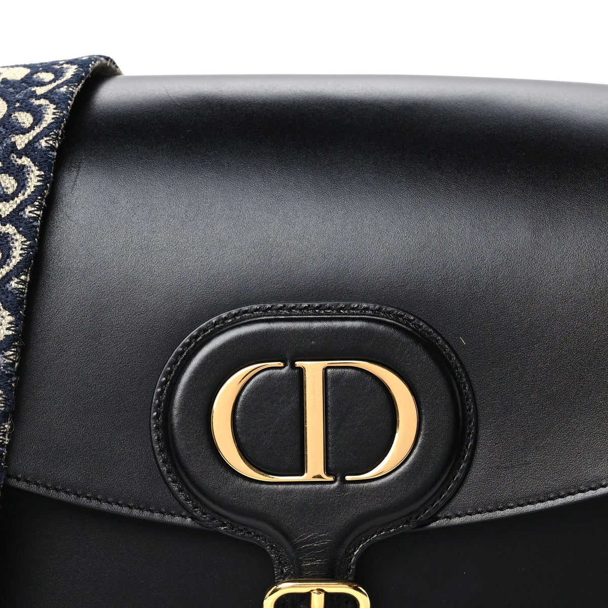 Box Calfskin Large Bobby Flap Black