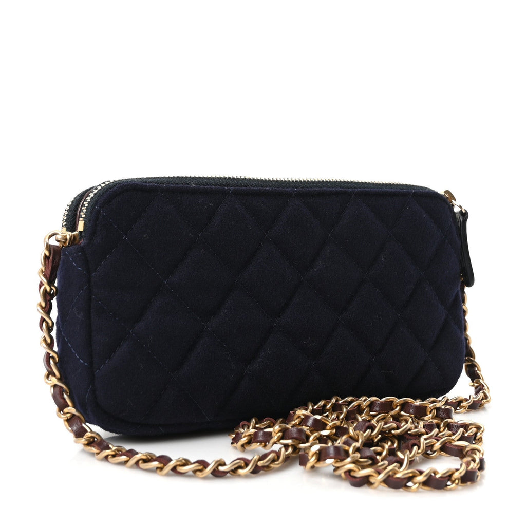 Felt Quilted Paris-Hamburg Charms Small Clutch With Chain  Dark Navy