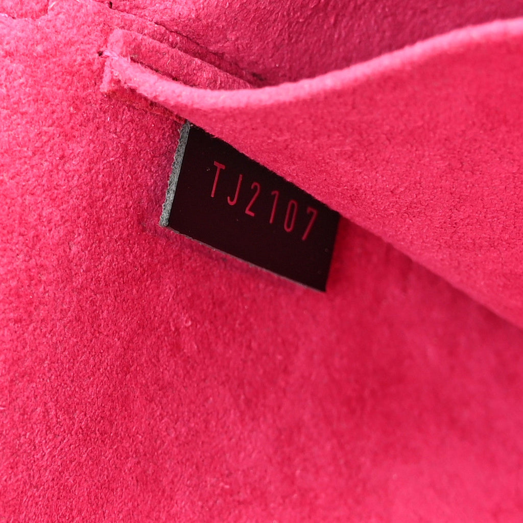 Epi Pochette Felicie Black Hot Pink