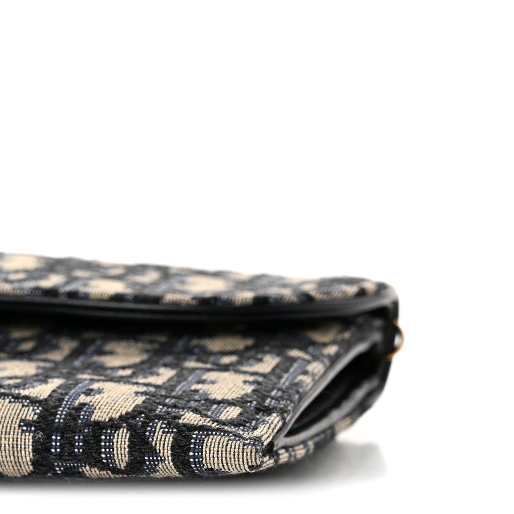Oblique Saddle Chain Long Wallet Blue