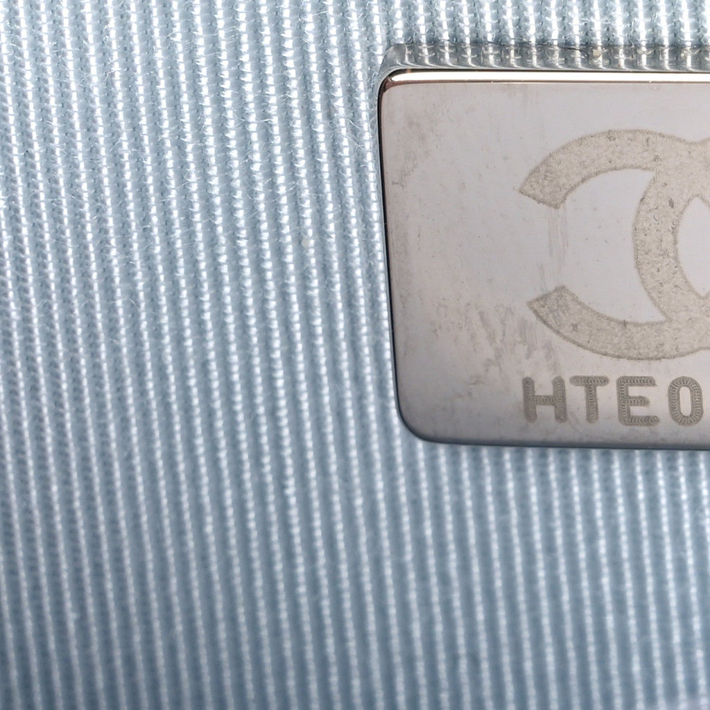 Caviar Quilted Wallet on Chain WOC Light Blue