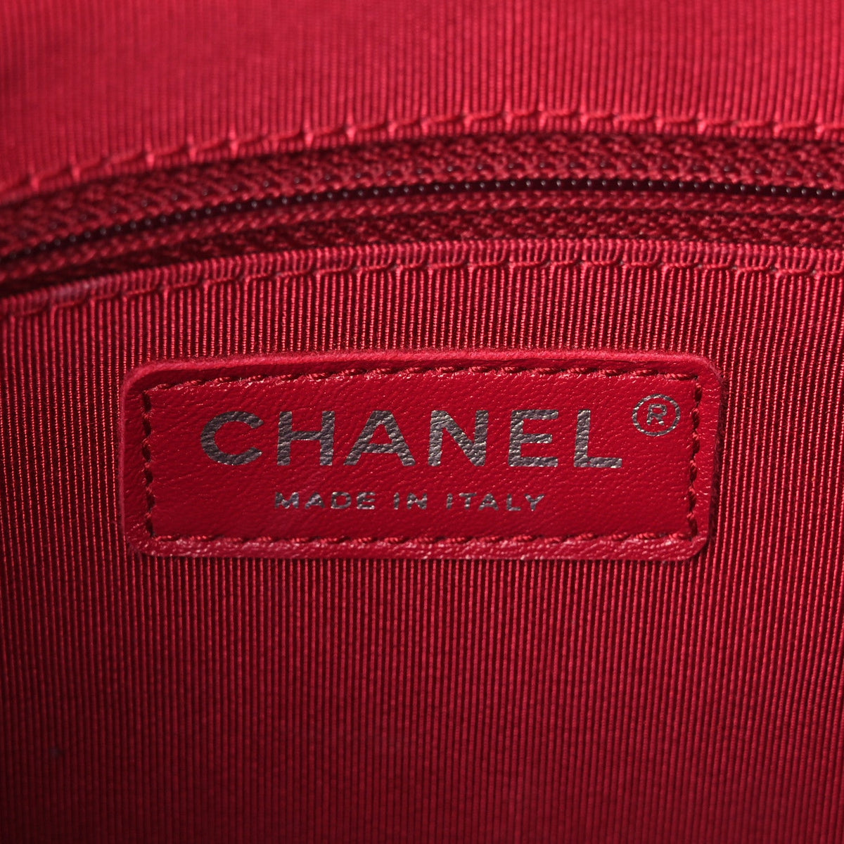 Wool Calfskin Quilted Medium Gabrielle Hobo Red