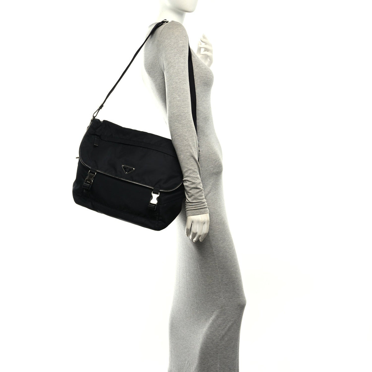 Re-Nylon Saffiano Sea Beyond Messenger Shoulder Bag Black
