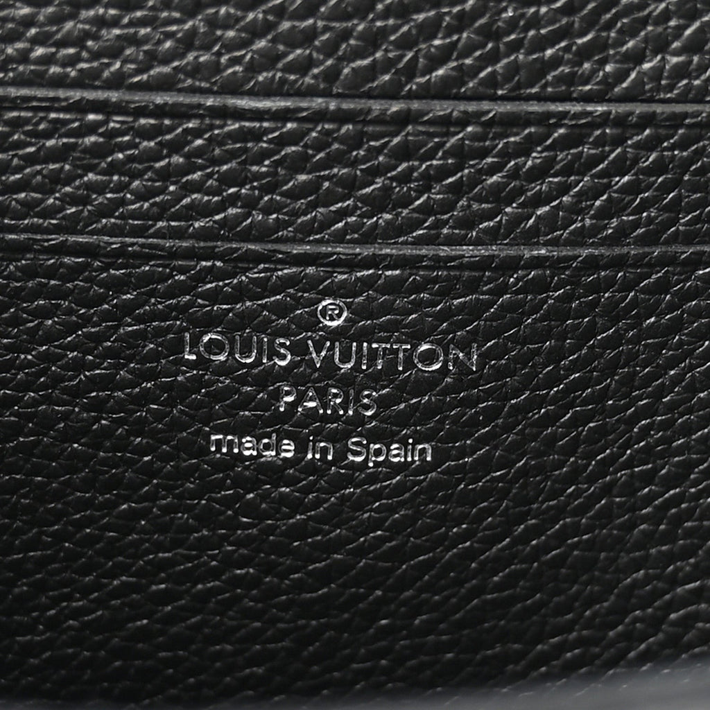 Calfskin Nano Lockme Bucket Black