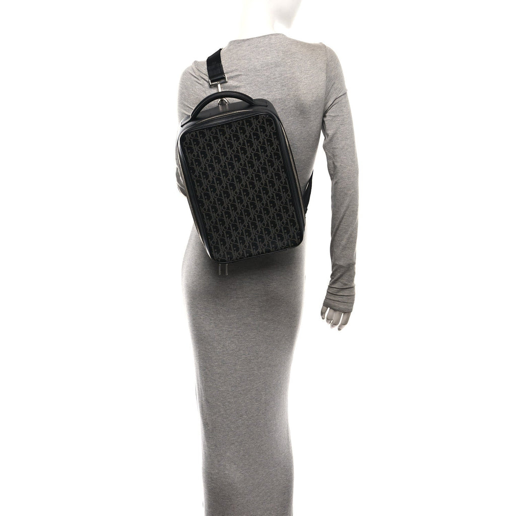 Calfskin Oblique Galaxy Perforated World Tour Pelle Sling Black
