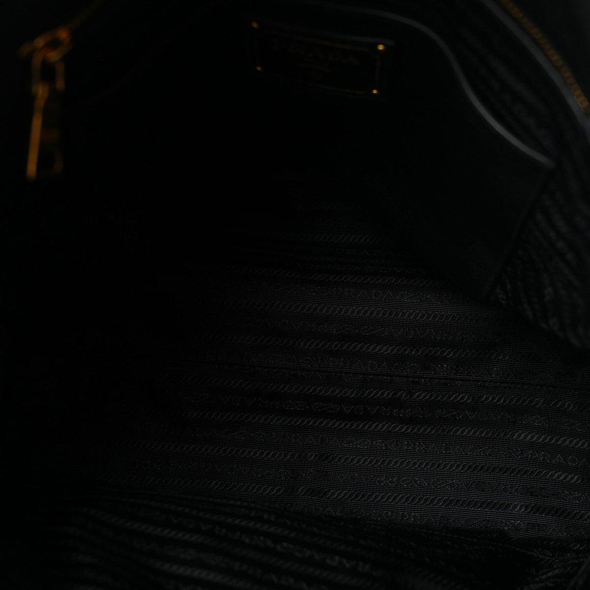 Vitello Daino Shopping Tote Black