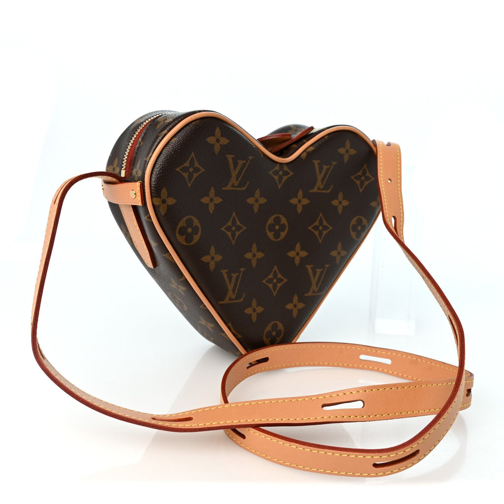 Monogram Game On Coeur