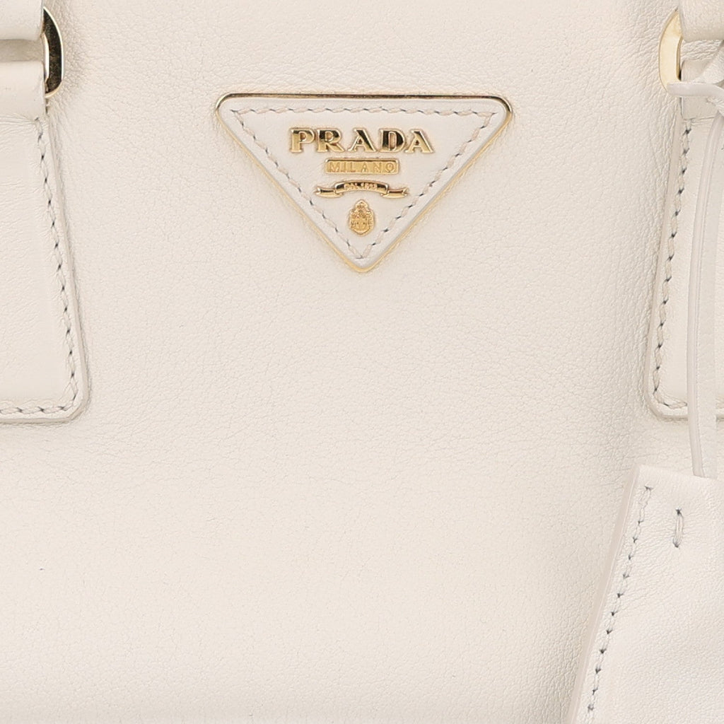 Soft Grain Medium East West Galleria Double Zip Bag White
